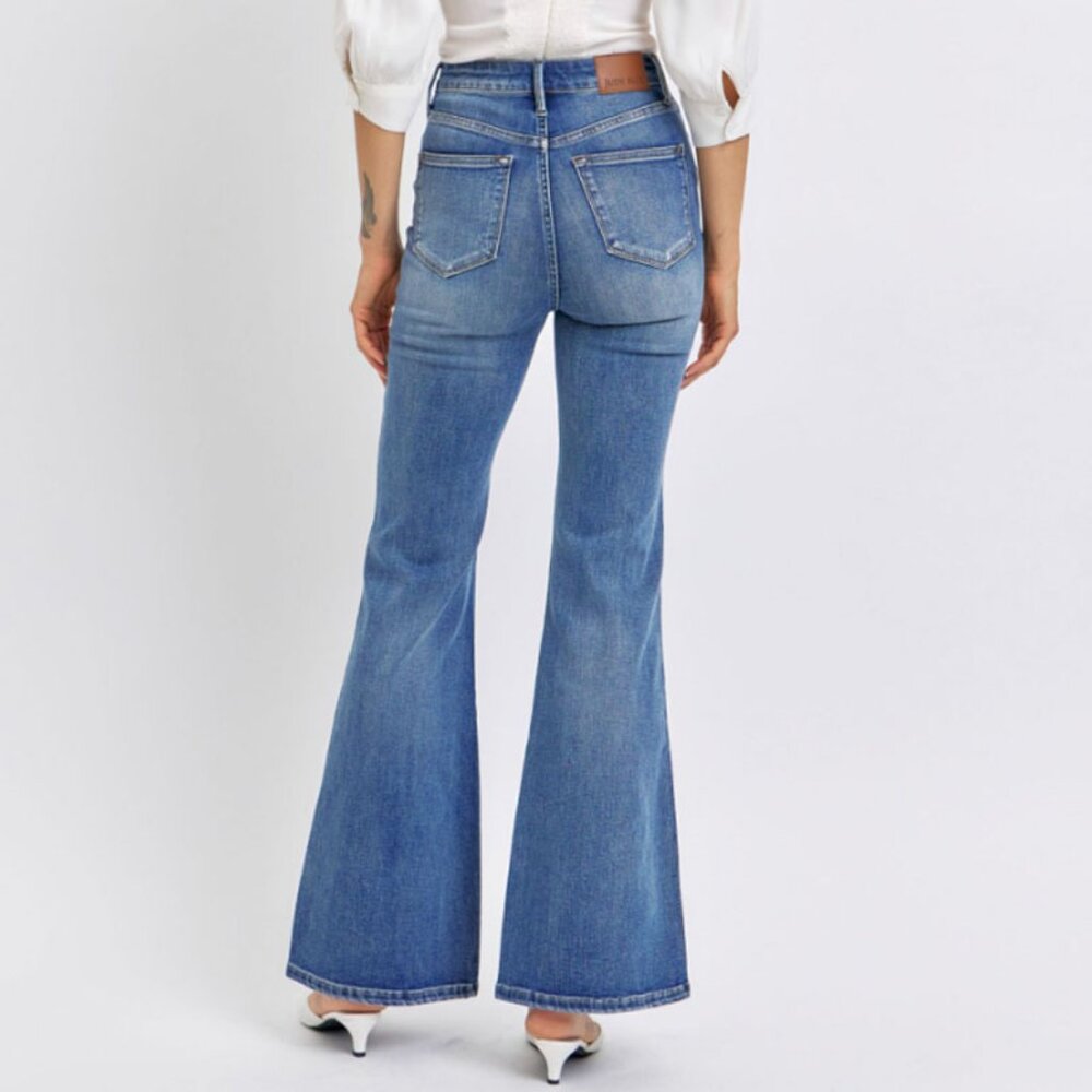 Judy Blue Contrast wash Flare Jeans - Picture 3 of 3